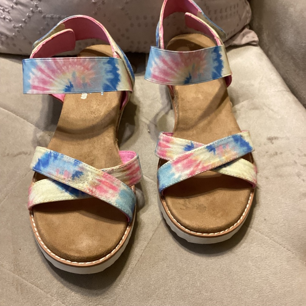 Pink and Blue Casual Sandals with Artistic Straps